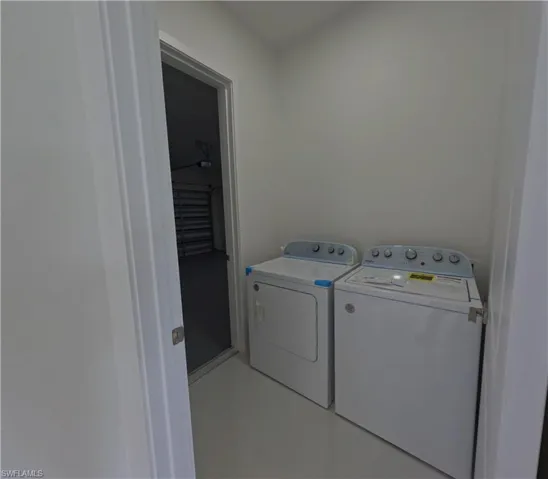 1806 NW 20th  TER, Cape Coral, FL 33993