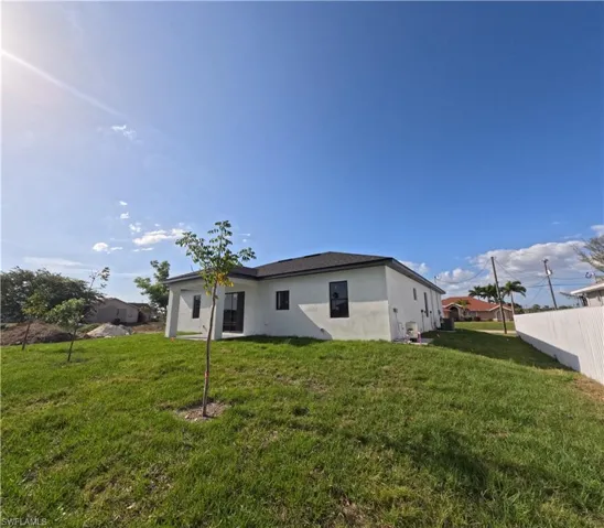 1806 NW 20th  TER, Cape Coral, FL 33993