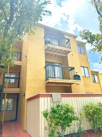 View of apartment building / complex