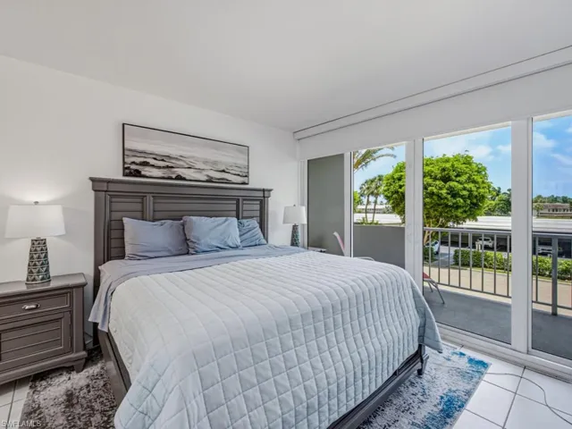 140 Seaview Ct 204s, Marco Island, Florida 34145