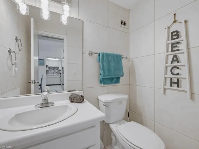 140 Seaview Ct 204s, Marco Island, Florida 34145