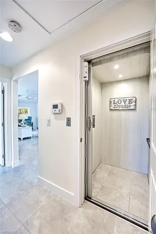 1233  Middle Gulf  DR, Sanibel, FL 33957