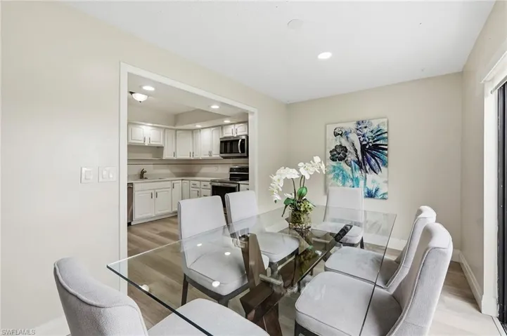 428 Meadowlark Ln 428-b, Naples, Florida 34105