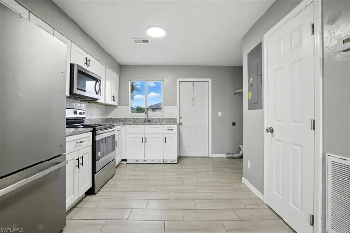 125/127 Gordon Ave S, Lehigh Acres, Florida 33973