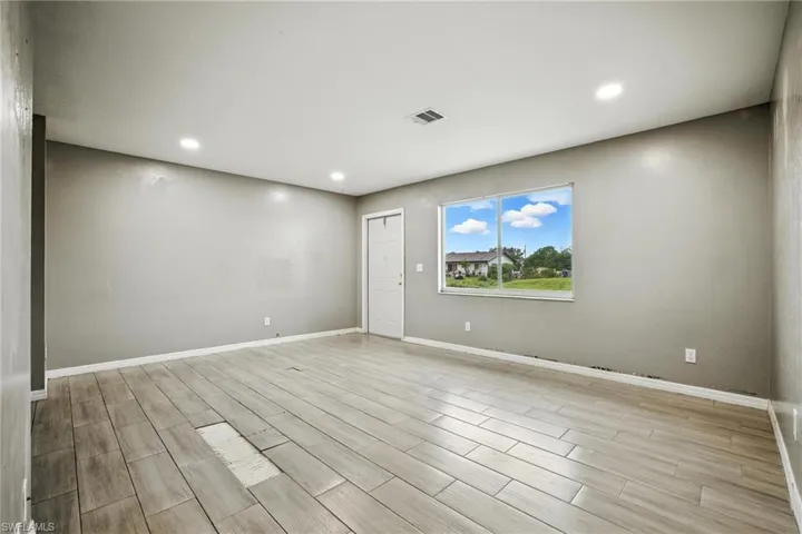 125/127 Gordon Ave S, Lehigh Acres, Florida 33973