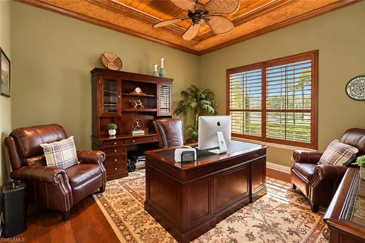 7491 Treeline Dr, Naples, Florida 34119