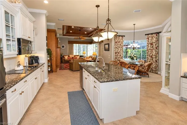 7491 Treeline Dr, Naples, Florida 34119