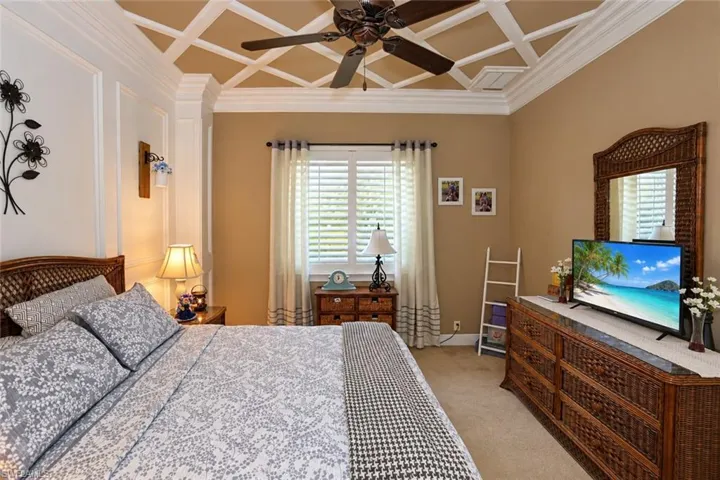 7491 Treeline Dr, Naples, Florida 34119