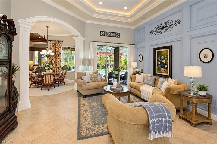 7491 Treeline Dr, Naples, Florida 34119