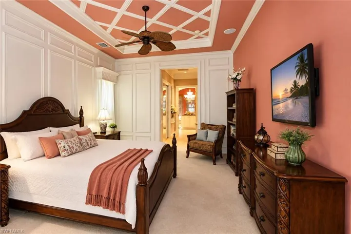 7491 Treeline Dr, Naples, Florida 34119