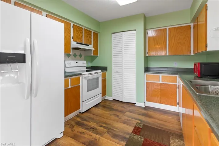 8137 Gull Ln, Fort Myers, Florida 33967