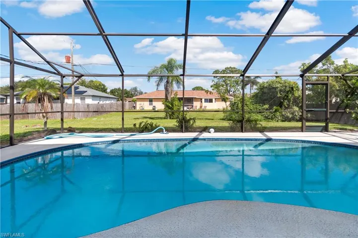 8137 Gull Ln, Fort Myers, Florida 33967