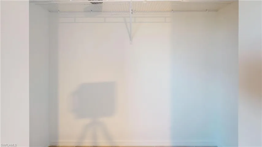 Image quality insufficient for description