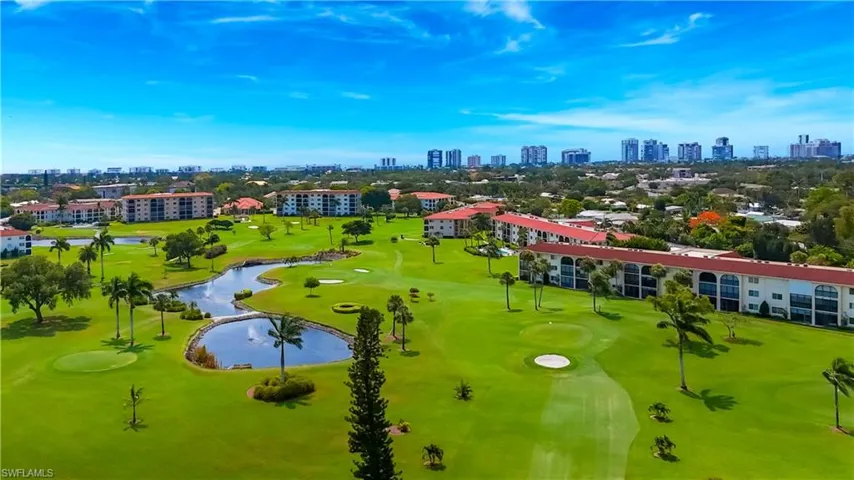 21  High Point E CIR, Naples, FL 34103