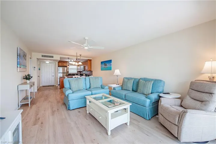 21  High Point E CIR, Naples, FL 34103