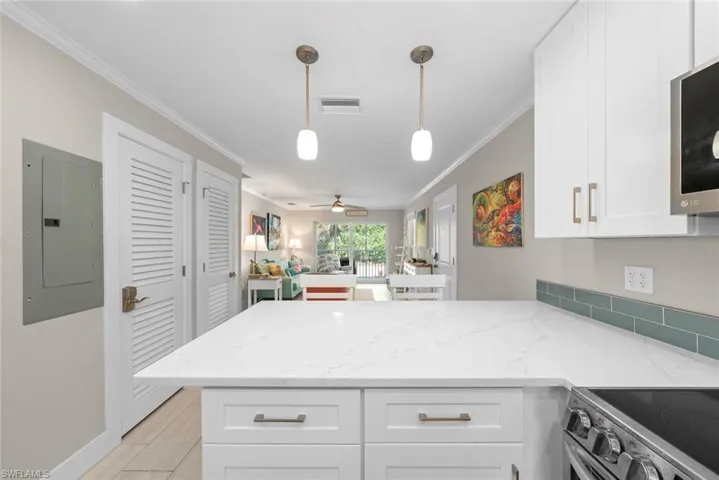 KITCHEN / LIVING DINNING ROOM