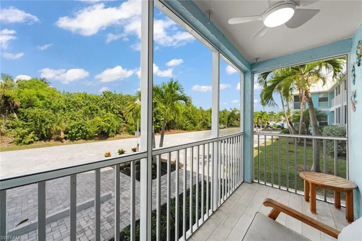 SCREENED IN PATIO