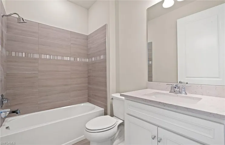 Photo of unfurnished model, options may vary.