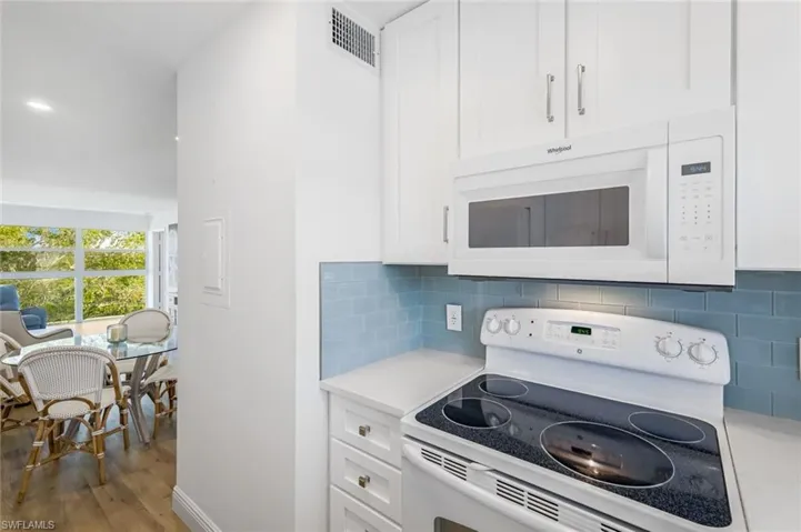 418 Broad Ave S # H418, Naples Fl 34102