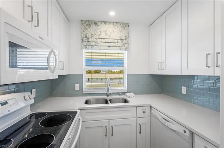 418 Broad Ave S # H418, Naples Fl 34102