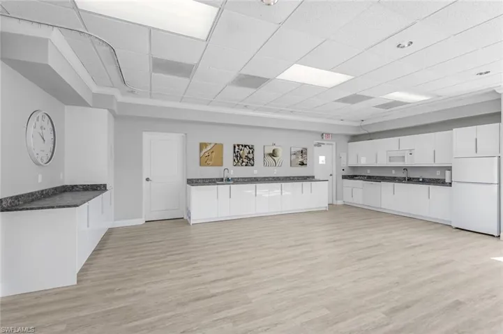 418 Broad Ave S # H418, Naples Fl 34102