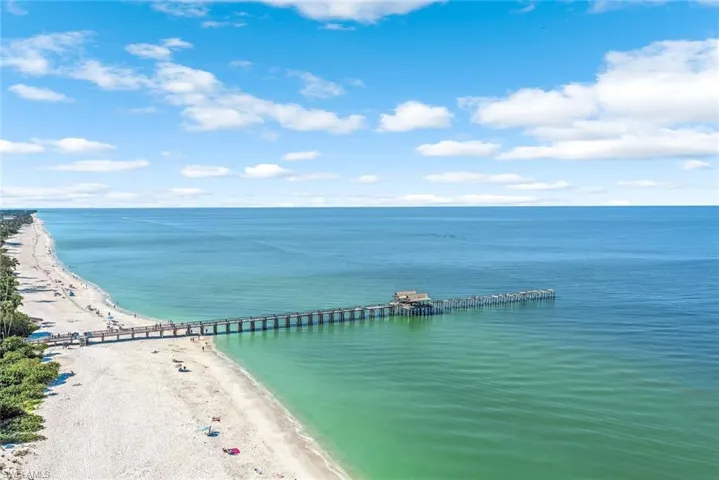 418 Broad Ave S # H418, Naples Fl 34102