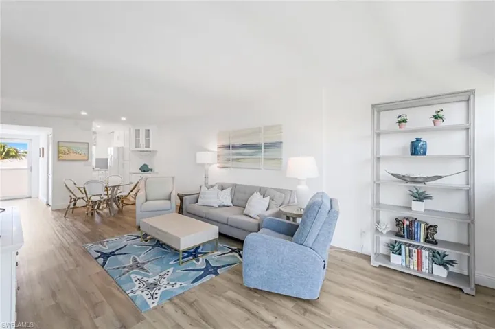 418 Broad Ave S # H418, Naples Fl 34102