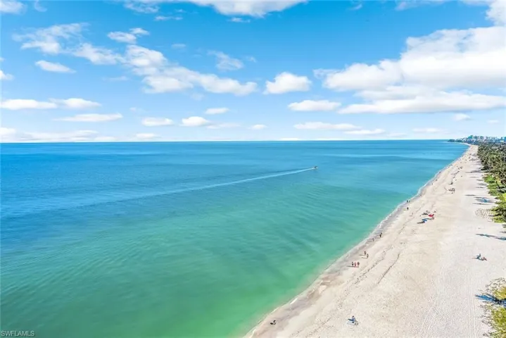418 Broad Ave S # H418, Naples Fl 34102