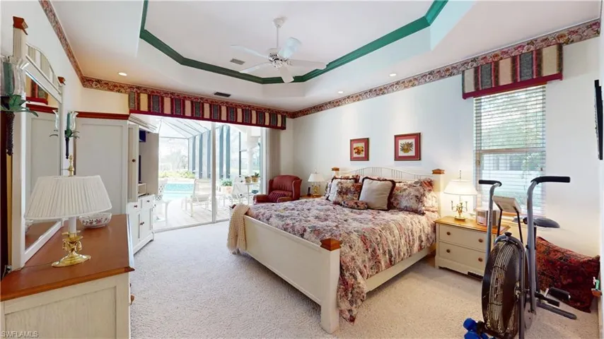 Spaciuos with tray ceiling