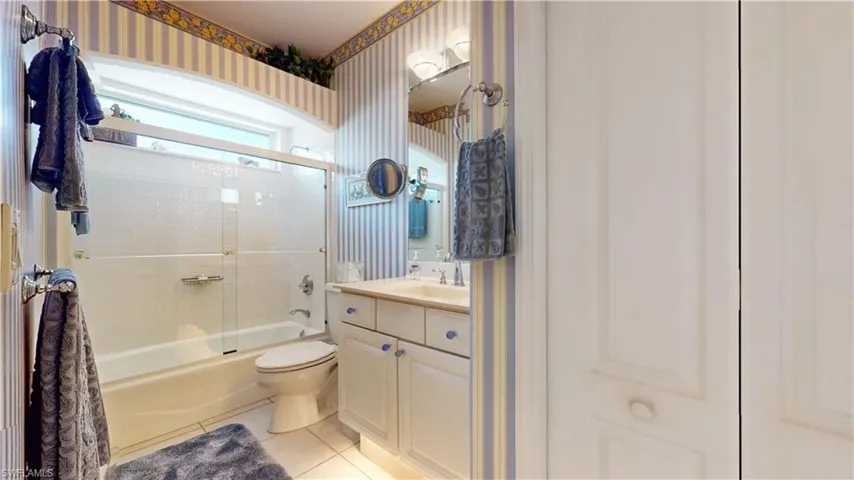 Guest bath/Pool bath