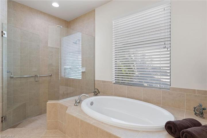9933  Alhambra  LN, Bonita Springs, FL 34135