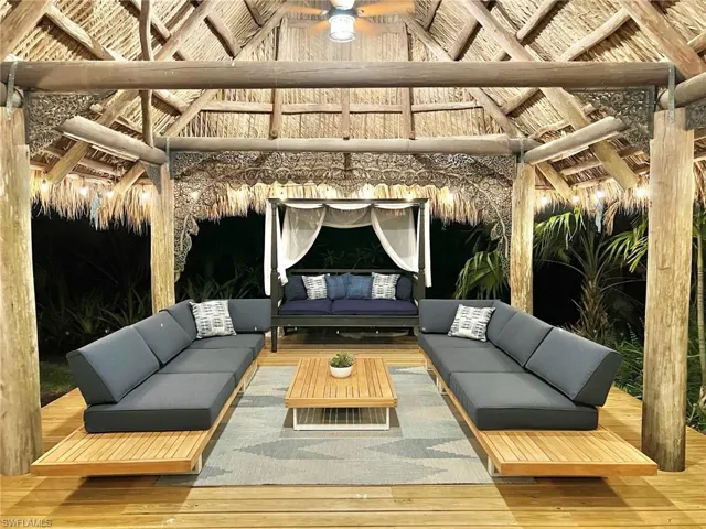 View of patio / terrace with an outdoor lounge area