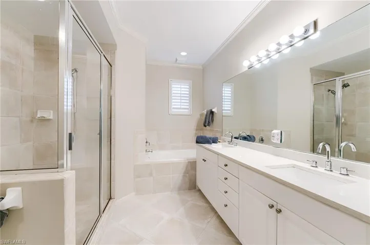 Primary bath with dual sinks
