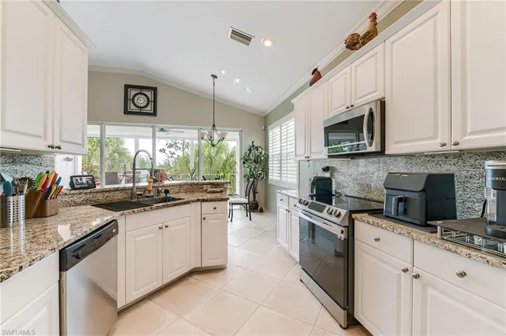 Matching Samsung appliances with an induction cooktop range