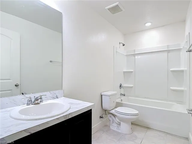 Guest Bathroom with Tub shsower combo