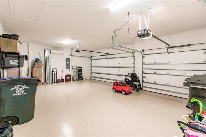 INSULATED GARAGE