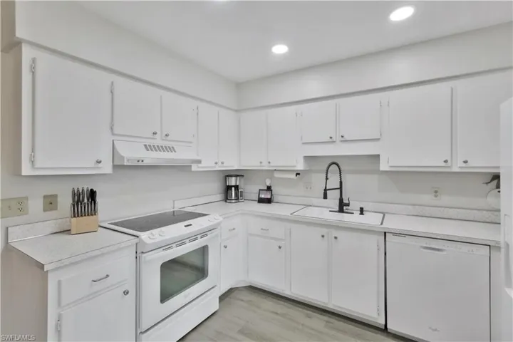 White Kitchen