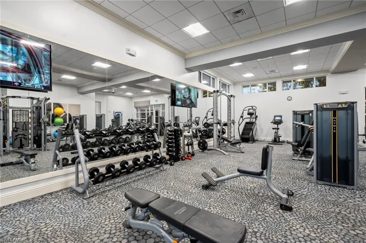 9811  Everglades  DR, Naples, FL 34120