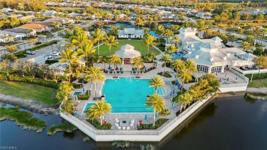 9811  Everglades  DR, Naples, FL 34120