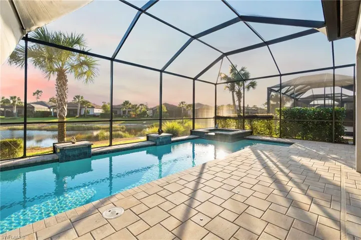 9811  Everglades  DR, Naples, FL 34120