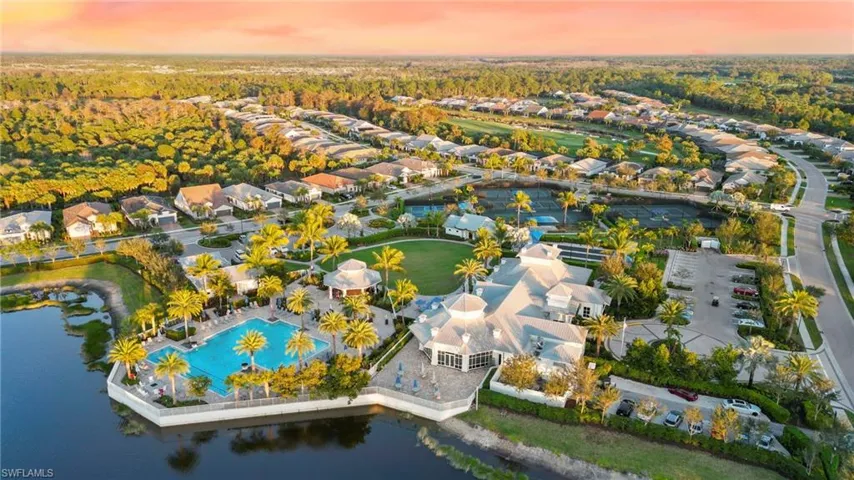 9811  Everglades  DR, Naples, FL 34120