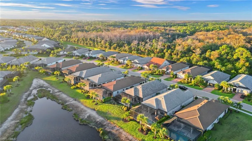 9811  Everglades  DR, Naples, FL 34120