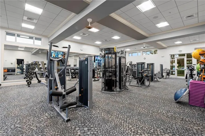 9811  Everglades  DR, Naples, FL 34120