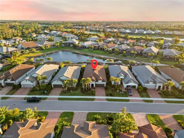9811  Everglades  DR, Naples, FL 34120