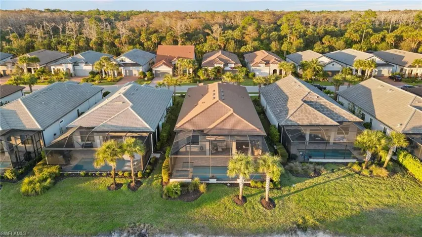 9811  Everglades  DR, Naples, FL 34120
