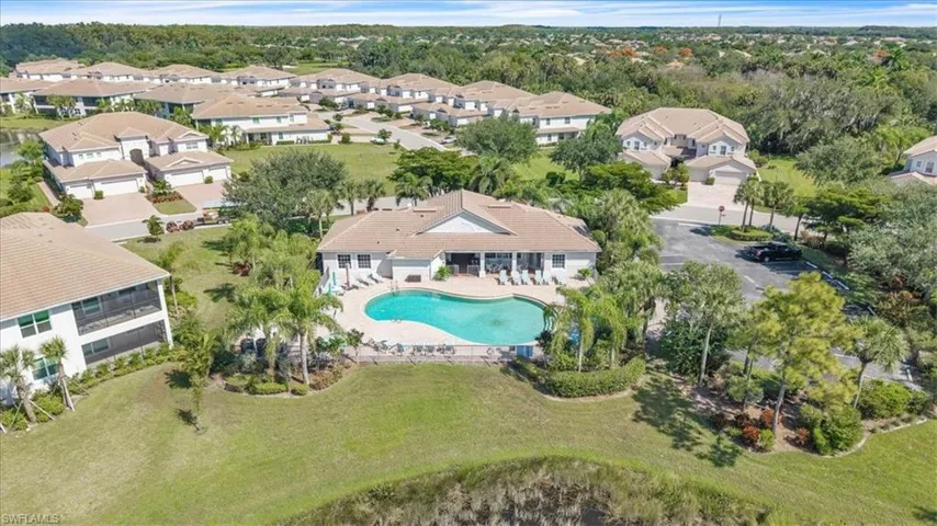Bird's eye view of a pool in Pebblebrook
