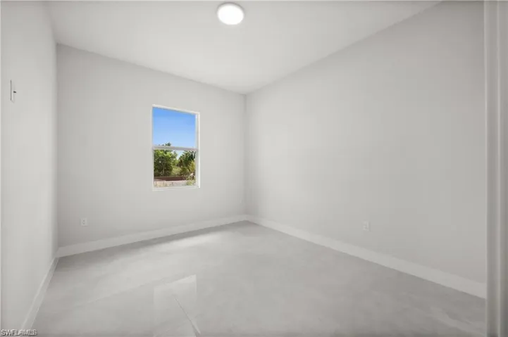 3631  68th NE AVE, Naples, FL 34120