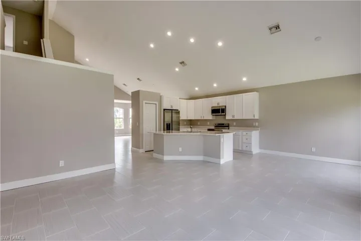 8700  Banyan Bay  BLVD, Fort Myers, FL 33908
