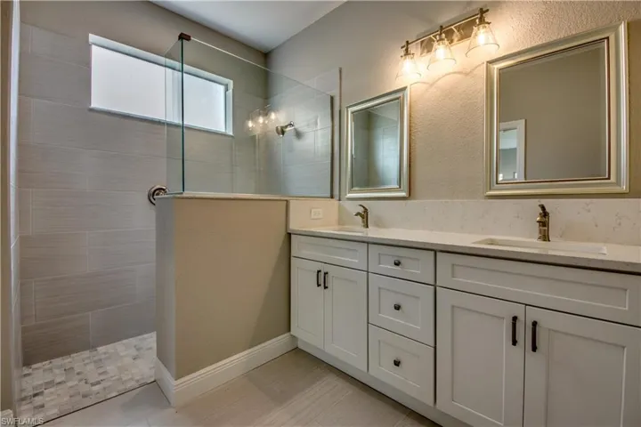 8700  Banyan Bay  BLVD, Fort Myers, FL 33908