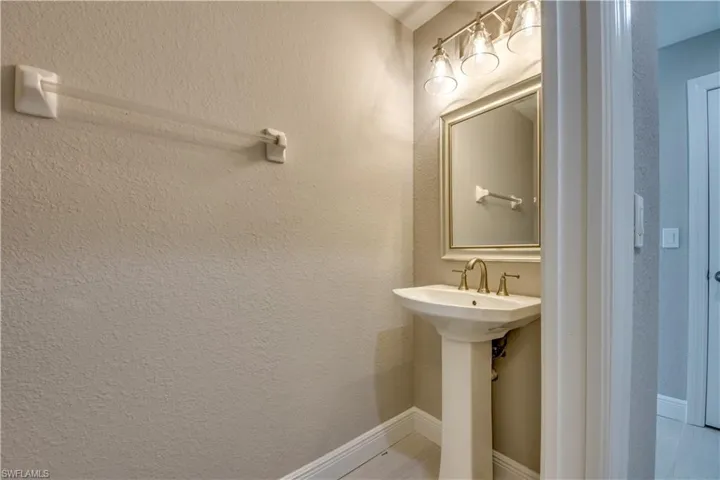 8700  Banyan Bay  BLVD, Fort Myers, FL 33908